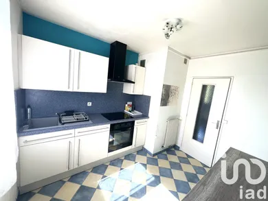 Apartment in Laval (53000)