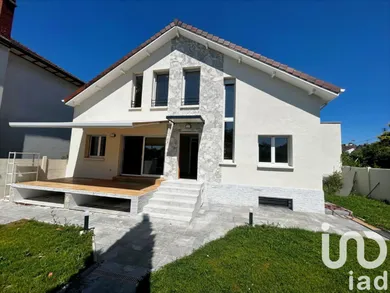 Traditional house at La Frette-sur-Seine (95530)