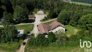 Building at Flangebouche (25390)