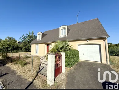 House at Ménil (53200)