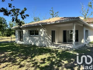 Detached at Le Teich (33470)