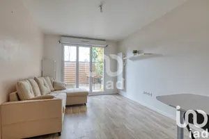 Apartment at Wissous (91320)