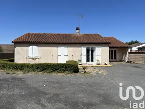 Maison de ville à Civray (86400)