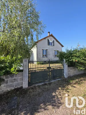 House at Lapalisse (03120)