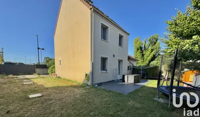 House at Maurecourt (78780)