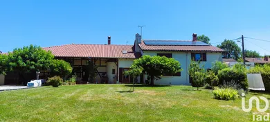 House at Chalamont (01320)