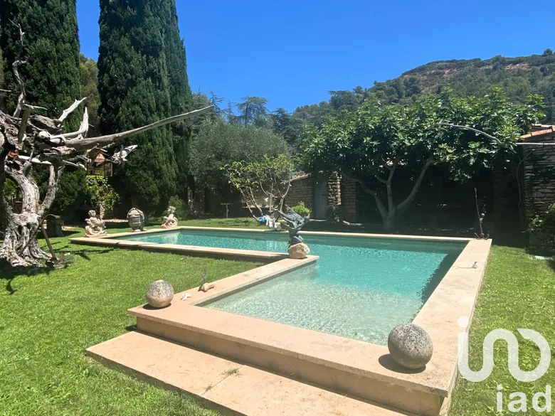Maison 9 pièces 256 m² · à L'Isle-sur-la-Sorgue · 256 m² · 987 000 €