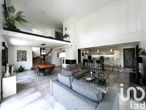 Architectural house at ATHIS MONS (91200)