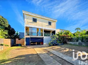 House at Saint-Pierre (97432)