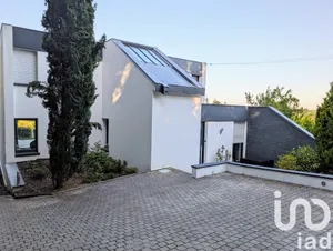 Architectural house at Presles (95590)