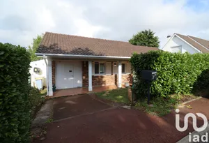 House at Plaisir (78370)