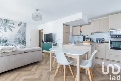 Duplex in Les Ulis (91940)