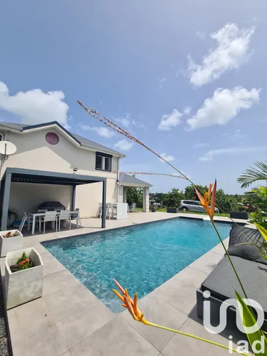 House at sainte-anne (97180)