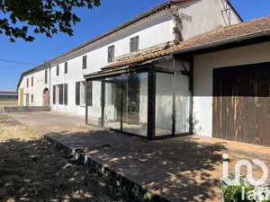 House at Arthenac (17520)