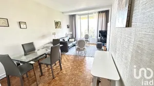 Apartment at Courbevoie (92400)