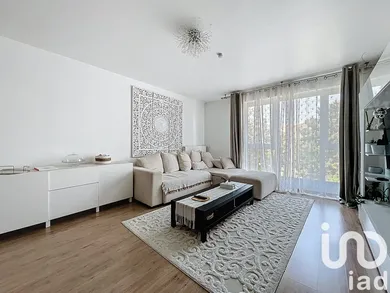 Apartment in Chevilly-Larue (94550)