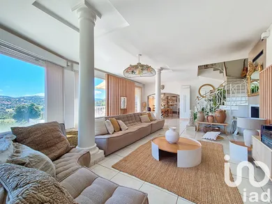 Architectural house at Espaly-Saint-Marcel (43000)