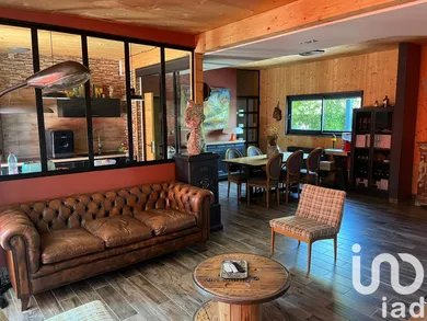 House at Merville (59660)