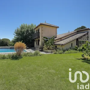 Traditional house at Ménesplet (24700)