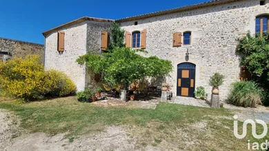 House in La Tâche (16260)