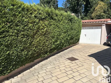 House at Le Beausset (83330) — 12/25