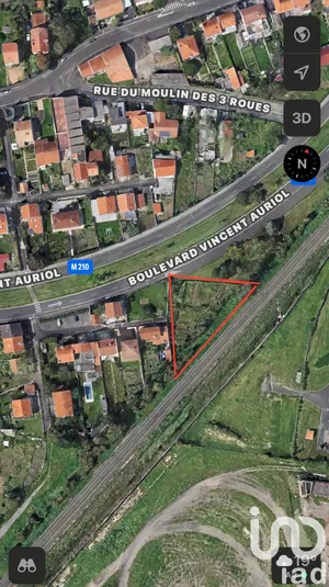 Land at Clermont-Ferrand (63100)