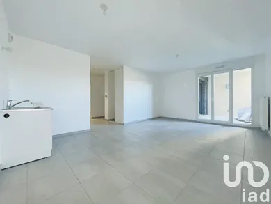 Apartment in Nemours (77140)