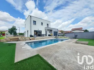 House at Cuzieu (42330)