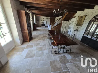 Maison à Montmoreau (16190)