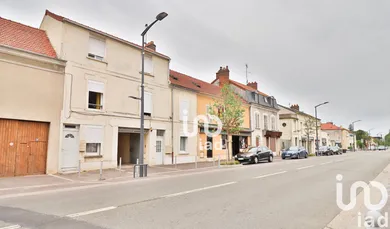 Building in Bonnières-sur-Seine (78270)