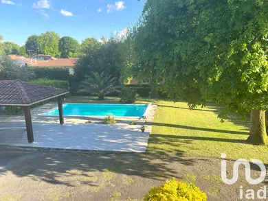 Maison d'architecte à Saint-Pierre-du-Mont (40280)