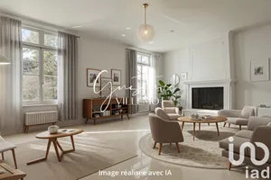 Mansion at Senlis (60300)