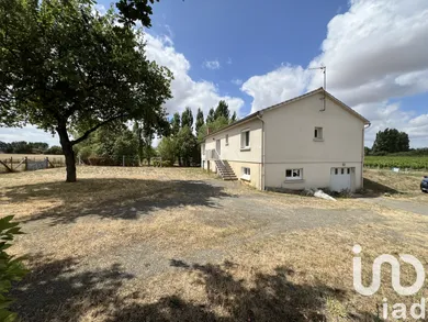 Traditional house at Lys-Haut-Layon (49310)