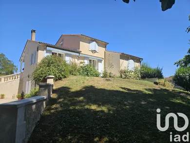 House in La Couronne (16400)