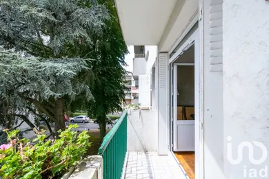 Apartment in Sceaux (92330)