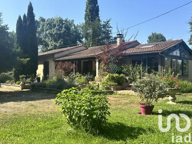 Traditional house in Saint-Martial-d'Artenset (24700)