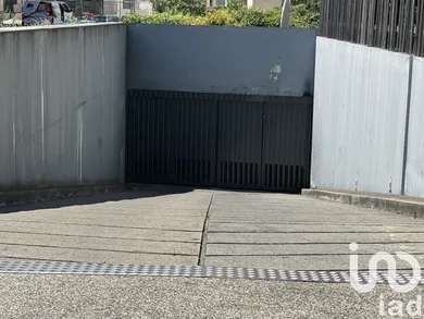 Parking à Bordeaux (33800)