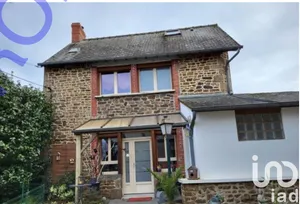 Village house at LASSAY LES CHATEAUX (53110)