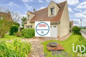 Traditional house at Baillet-en-France (95560)