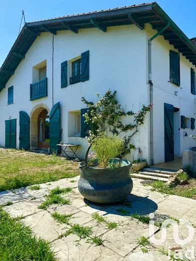 Traditional house in Bardos (64520)