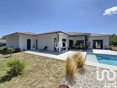 House at Lesparre-Médoc (33340)