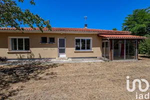 House at Landiras (33720)