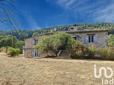 Mas à Caseneuve (84750)