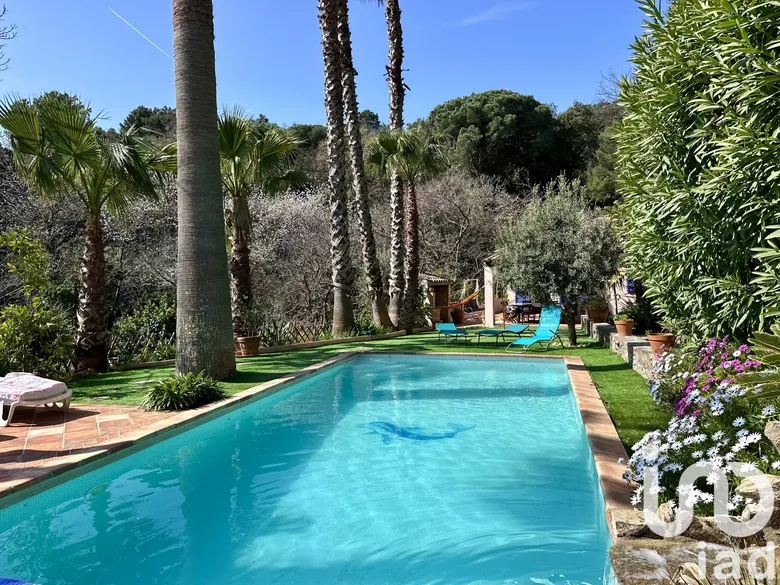 Maison 6 pièces 163 m² · à La Garde-Freinet · 163 m² · 890 000 €