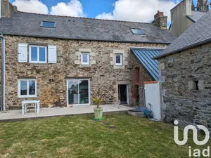 Village house at Plouguiel (22220)