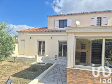 House at La Ferrière (85280)