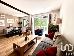 Apartment at Fresnes (94260)