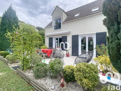 House at Lesches (77450)