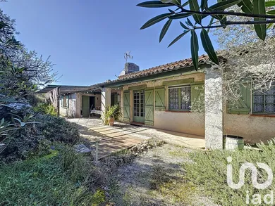 Maison à Saint-Paul-en-Forêt (83440)