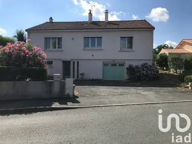 Maison traditionnelle à Montaigu (85600)
